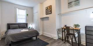 Renovated 3BR in South Side Flats | 100 Walk Score | In-Unit Laundry Gallery 9