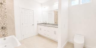 2116 NE 22nd Avenue Gallery 21