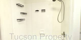 4239 E. Lee Street Gallery 6