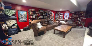 7 Bedroom Home in Bloomington Gallery 17