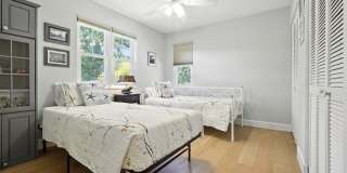 725 Acacia Road Gallery 19