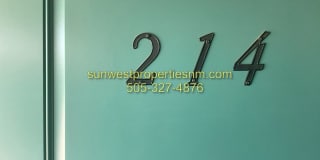 Dustin Ave. N. 2400 - Sunset House Gallery 1