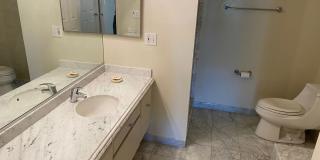 Beautiful Gigantic Condo in Beverly Hills!!! Gallery 11