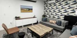 211 Baldwin Avenue Gallery 17