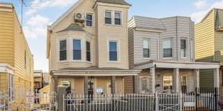 1837 Wallace Avenue Gallery 1