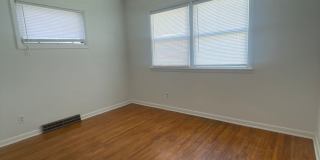 2 bedroom 1 bath duplex Gallery 6