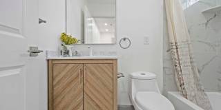 6BD/4BA One Story Single Family House next to UCI Gallery 15