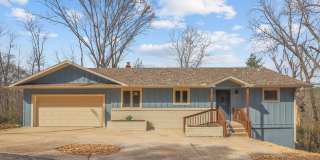 Newly Renovated Large 3 Bedroom home Gallery 1