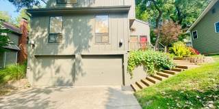 {13042} Contemporary in Lenexa + Fenced Yard + All Appliances Included {13042} Contemporary in Lenexa + Fenced Yard + All Appliances Included Gallery 3