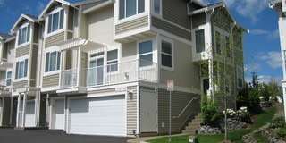 3br/2.5ba Townhome with 2-Car Garage + Bonus Room  ** Central Heat & AC ** Gallery 1