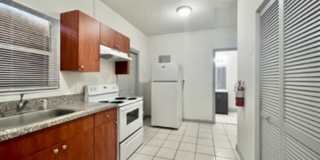 Three Bedroom Single Family Home with Private Fenced Yard Gallery 4