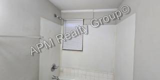 Updated two bedroom - Harden St. Gallery 8