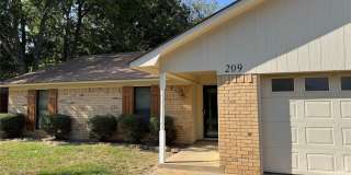209 Magnolia Lane Gallery 1