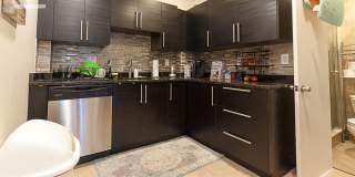 Huge 2 bed condo located near the Green Line and Boston University! Gallery 1