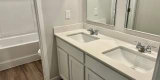Large 4 Bed, 3 Bath Home with Loft – Built in 2024! Gallery 15