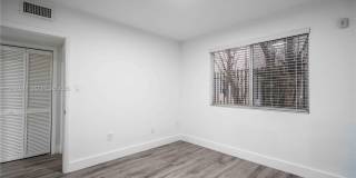 1950 NW 2nd Ct Gallery 8