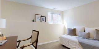 137 Glenville Avenue Gallery 13