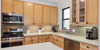 2439 N Burling St Gallery 5