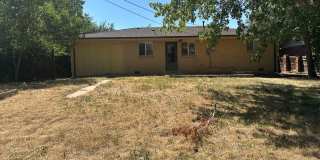 Spacious 3 Bedroom House with Attached Garage and Large Yard! Gallery 30