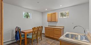 SEASONAL FURNISHED HOME Gallery 19