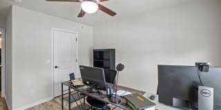 Relax by the Water – 4BR Home with Pond Views in Creekside Gallery 39