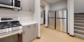 Modern 8-bedroom 3-bath house close to U of M Campus Gallery 1