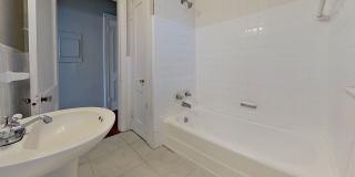Cozy Upstairs Retreat in Prime San Marco Location! Gallery 14