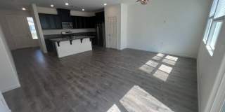 Stunning 3 bedroom, 3 bathroom home located in Visalia, CA. Gallery 11