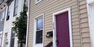 2 Bedroom House, Yard, Off-Street Parking-York City SD Gallery 1