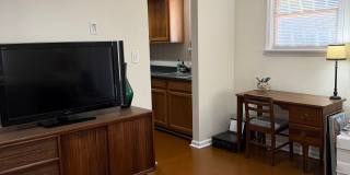 Large Studio Condo Downtown Walking Distance to the Florida State Capitol Gallery 22