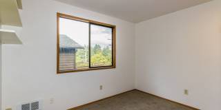 Maple Leaf 2-story 3 bed/2.5 bath with deck and garage available now for $3795! Gallery 17