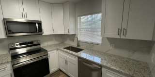 ANNUAL RENTAL - VISTAS AT HERITAGE BAY - 2 BED + DEN/ 2.5 BATH TOWNHOUSE Gallery 1