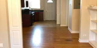 7462 North Greenview Gallery 3