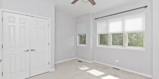 1332 N Burling Gallery 8