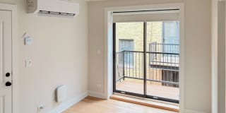 2237-41 N Bissell Gallery 3
