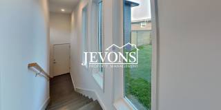 Luxury single-family home with inclusive water, sewer, and garbage Gallery 22