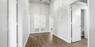 Renovated 6bed/3bath Close to Campus! Gallery 31