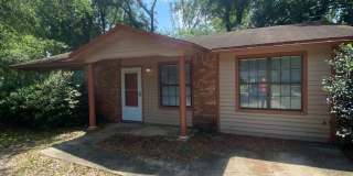 Gorgeous 3 Bedroom 2 Bathroom Single Family Home! Huge Fenced in Backyard! Gallery 1