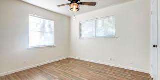 524 N Woods Gallery 4
