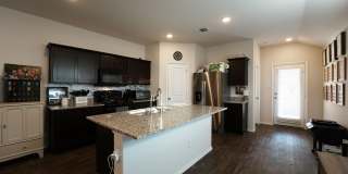 Clean, Quiet 3BR Home Near Texas State, Ideal for Professionals or Small Families Gallery 7