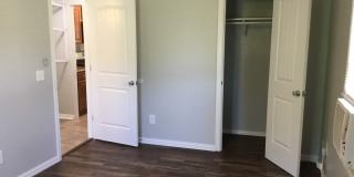 Completely remodeled 1 bedroom, 1 bath duplex! Gallery 5