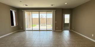 Beautiful Newer 4 Bedroom 3 Bathroom Anthem at Merrill Ranch Home! Gallery 17