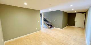 1,600 sqft 2-Level SOMA 1BD+2 Bonus Rooms+ 1.5BA Loft! 2 Car Pkg! Laundry! Balcony! -PROGRESSIVE Gallery 9