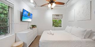 725 SW 2nd Ct Gallery 22