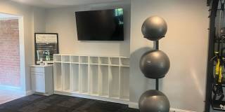 Douglas Pointe Gallery 19