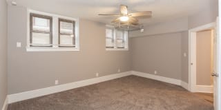 The Manor Gallery 32