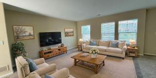 LEASING SPECIAL! Bright Open-Concept Condo with 1-Car Garage in Prime Commuter Location Gallery 9