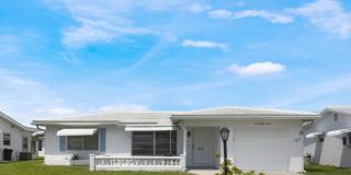 127 Leisureville Boulevard Gallery 1