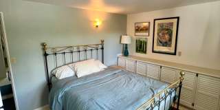 Available Nov 1st / Furnished / 1-Car Garage / 1 Dog on Approval Gallery 12