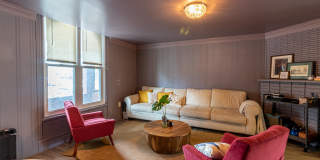 5215 Penn Avenue Gallery 1